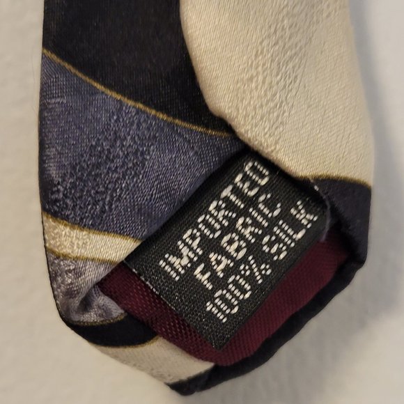 Oleg Cassini men's made in USA multi color design 100% silk tie - Picture 3 of 3